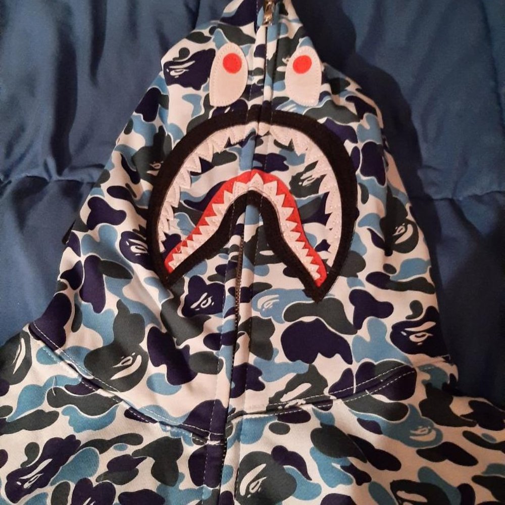 A Bathing Ape Bape Camo Blue Shark Full Zip Hoodie jacket Size L New with Bag